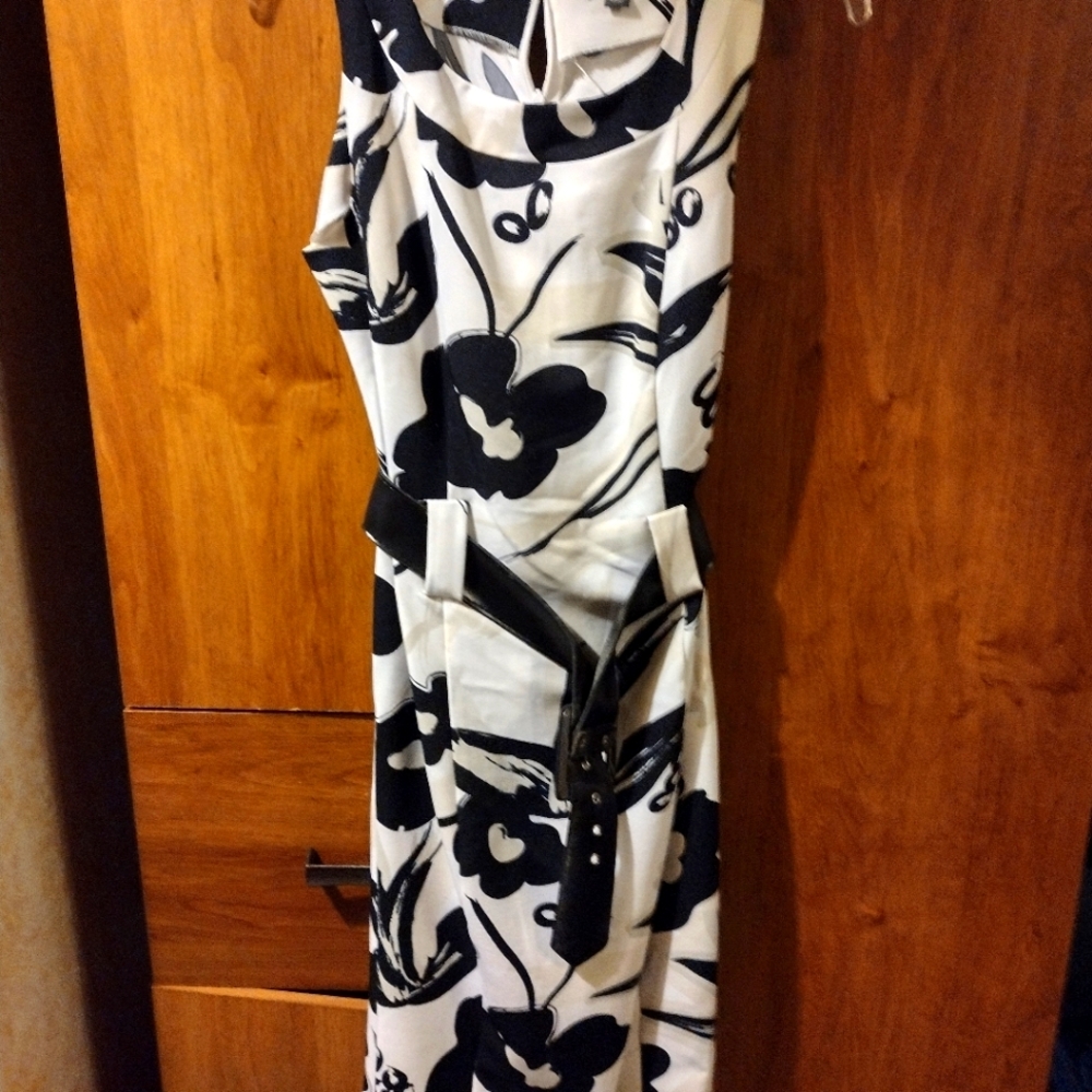 Women's dress new very nice